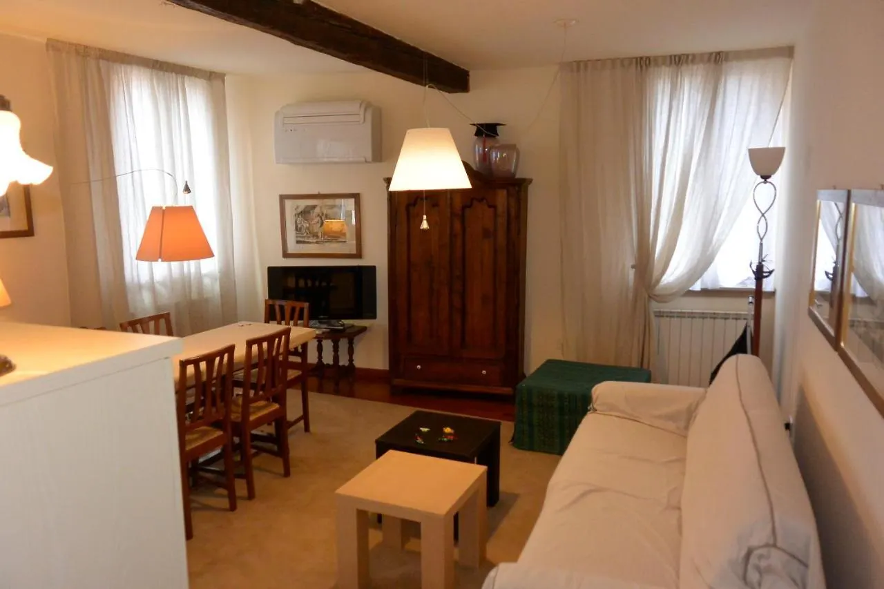 Santamaria Apartment Veneza 0*,  Itália